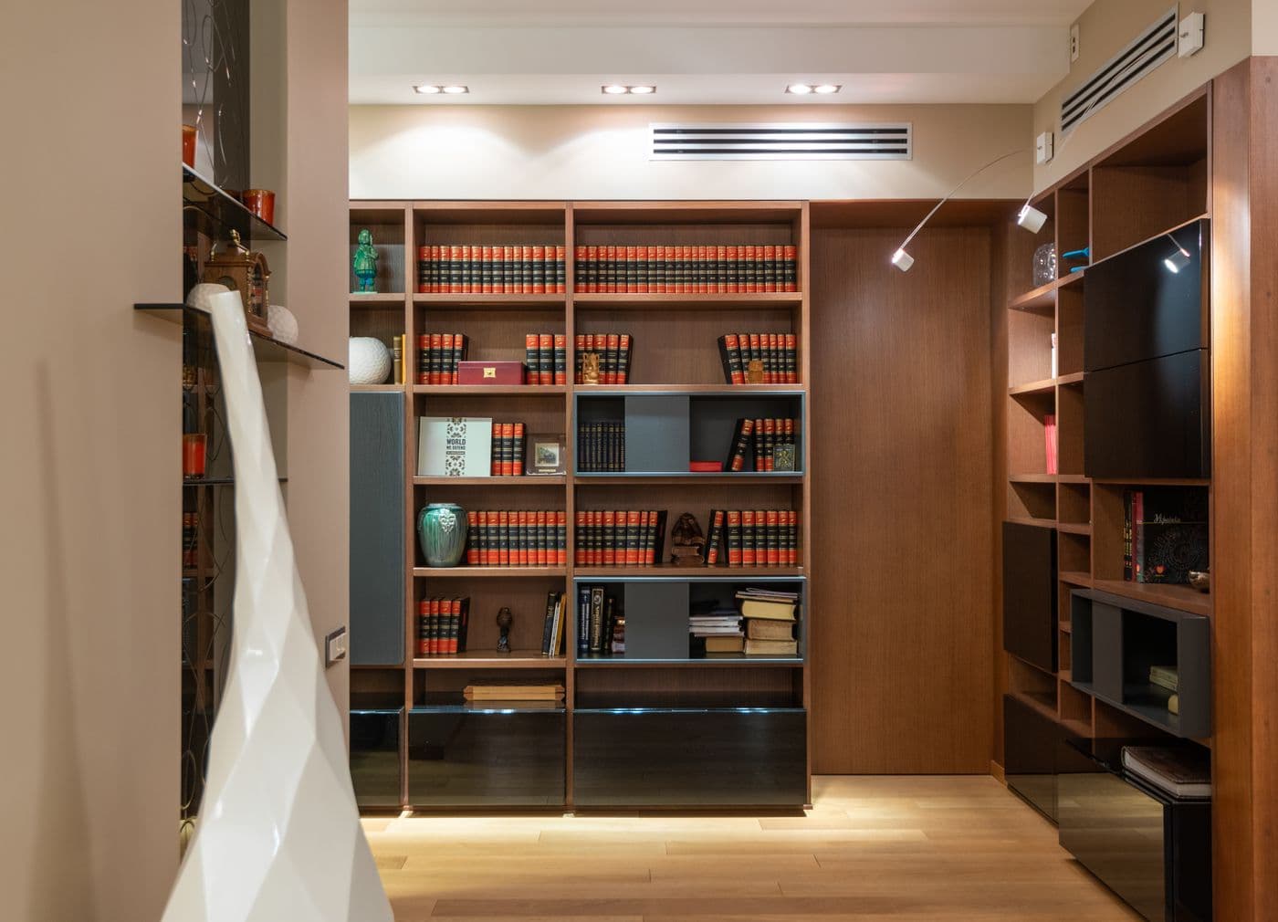 Bibliothèque toute hauteur