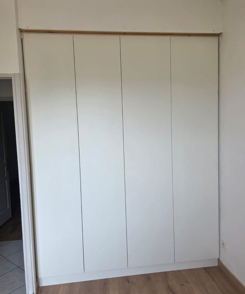Dressing sur mesure réalisé par Casavoilà